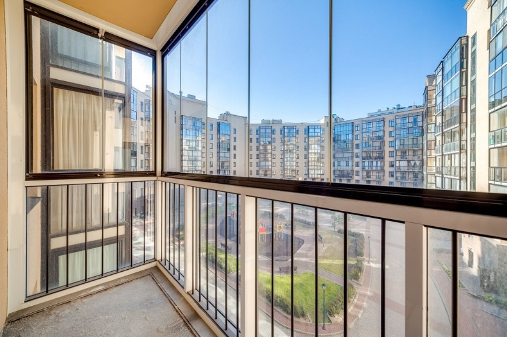 balkon fotoğrafının panoramik camı
