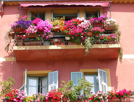 Balkon ve sundurma dekorasyonu, dekorasyonu ve balkonun içi